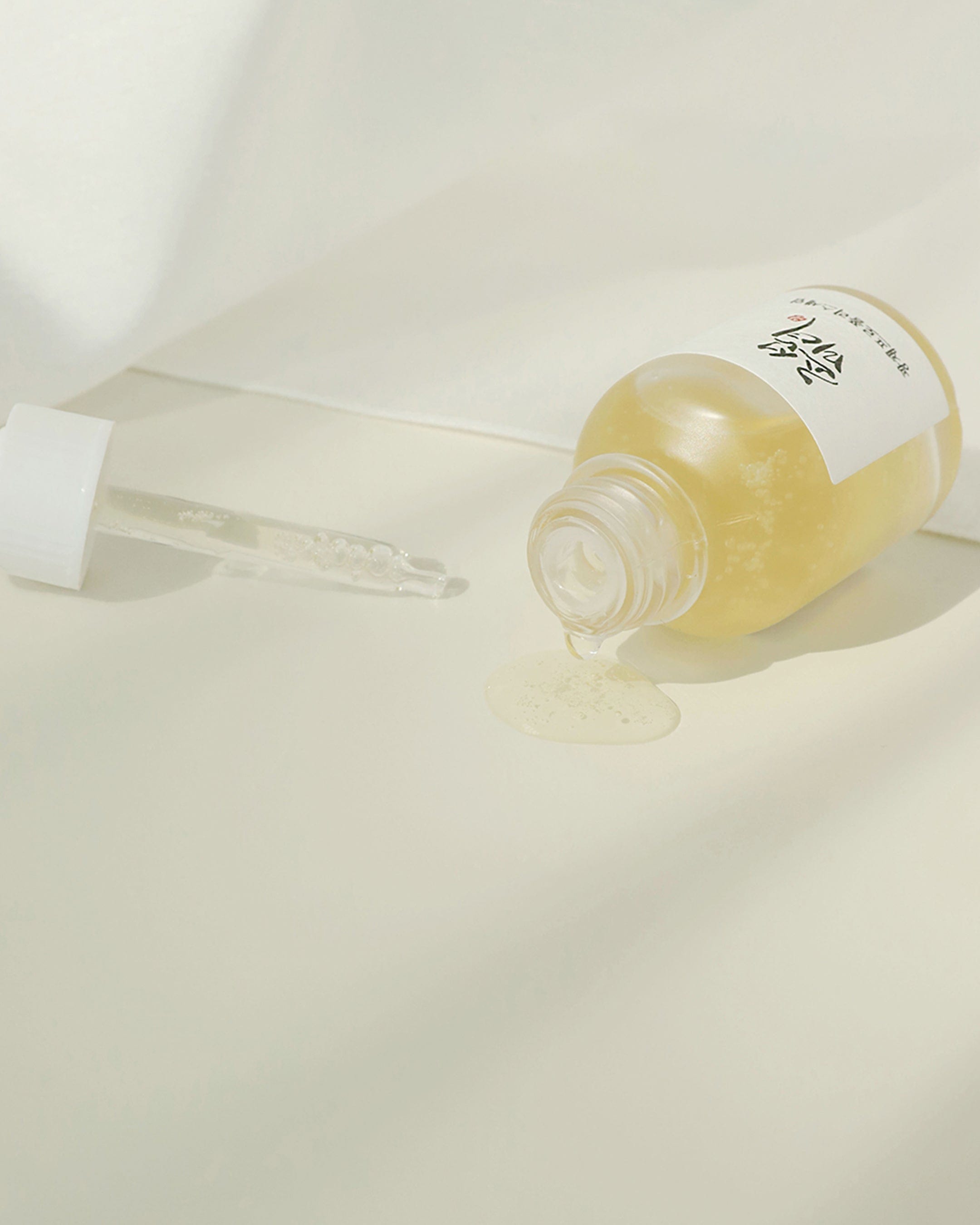 Beauty of Joseon Glow Serum : Propolis + Niacinamide
30ml (1 fl.oz.)