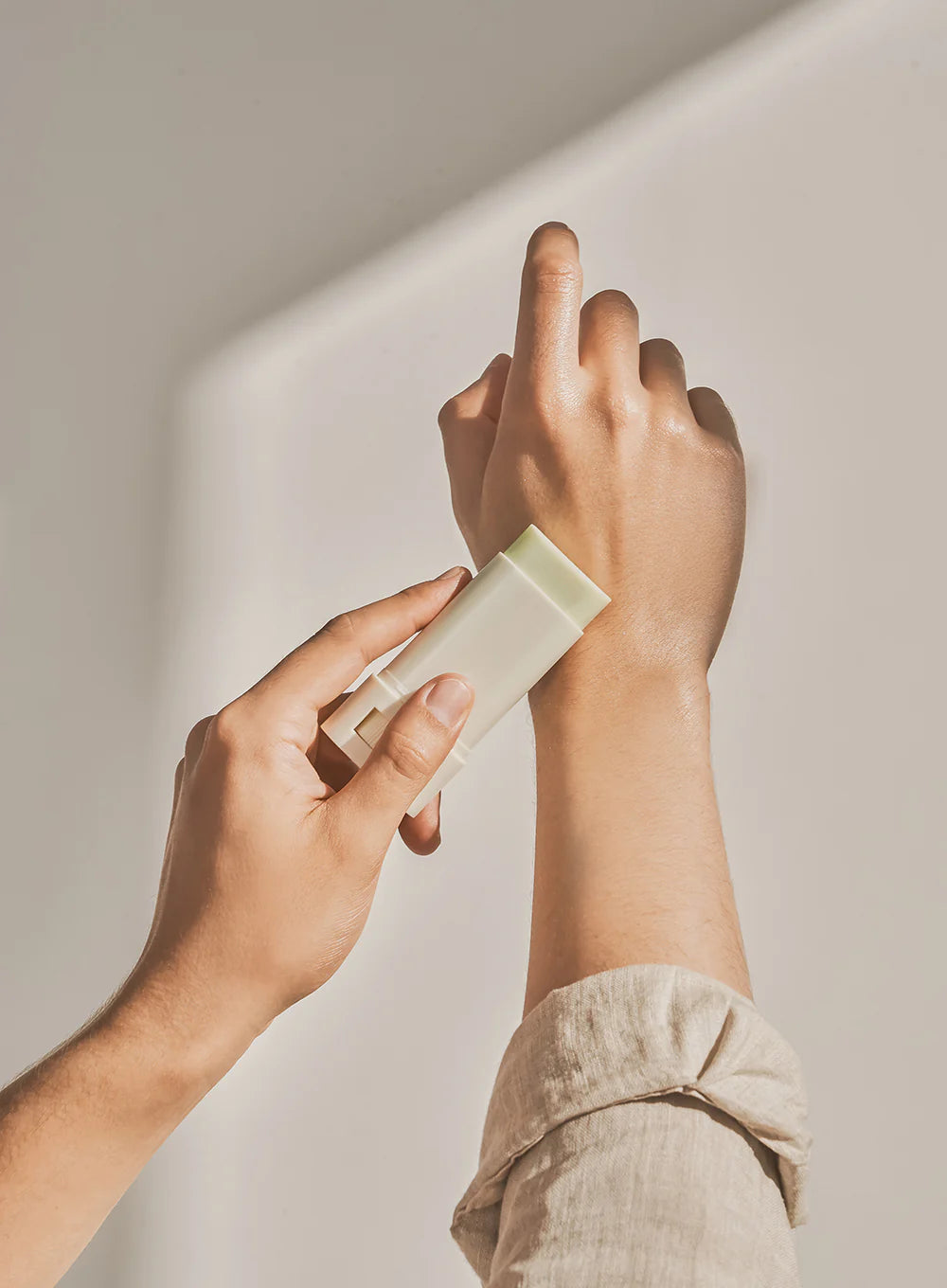 BEAUTY OF JOSEON
MATTE SUN STICK : MUGWORT+CAMELIA (SPF 50+ PA++++)